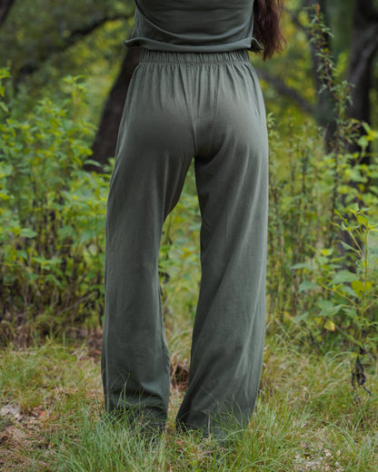 Essential Jersey Pant in Moss