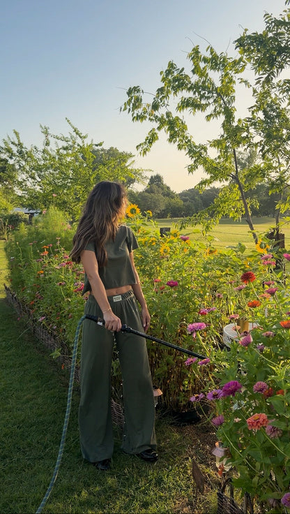 Essential Jersey Pant in Moss